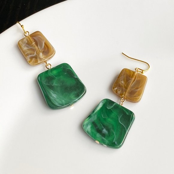 NEW "Temple" Acrylic Square Earrings (emerald) - Picture 2 of 5